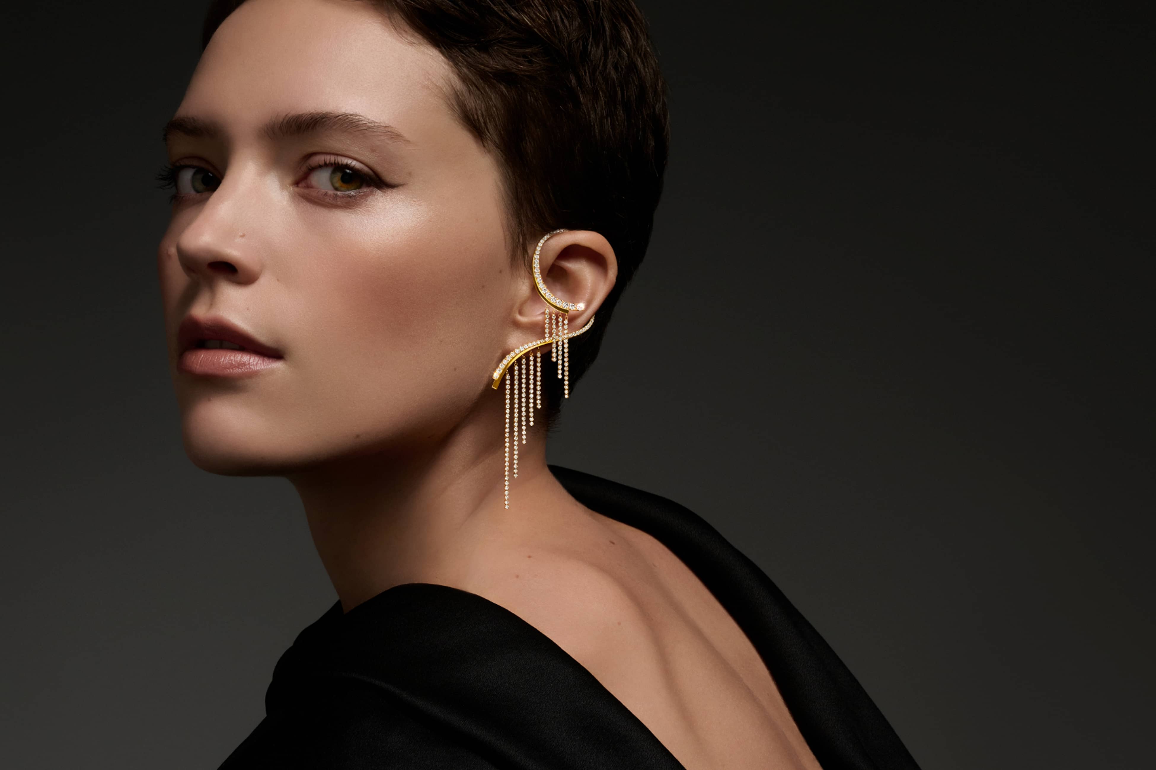 华灯璀璨 与光共舞<br>AHKAH 品牌焕新重塑暨 chandelier 系列新品发布